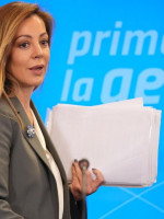 El Gobierno decidió postergar un mes la quita de subsidios en luz y gas