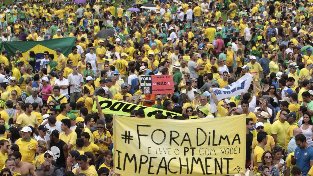 Una multitud pidió la renuncia de Dilma Rousseff