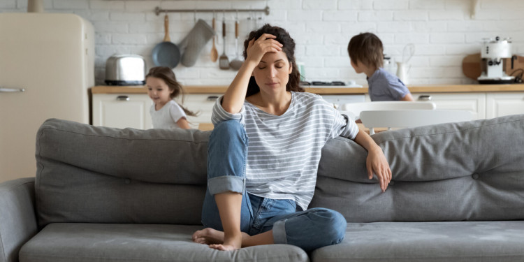 Según una encuesta, siete de cada diez mujeres se arrepienten de ser madres 