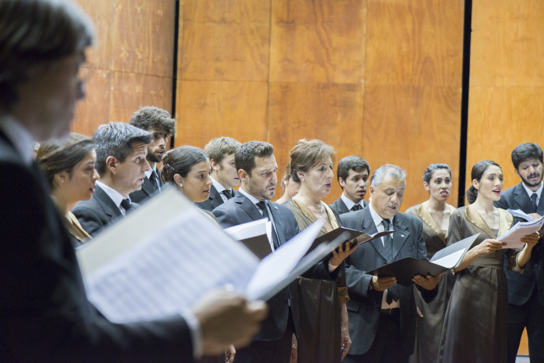 El Coro Universitario festeja aniversario con un concierto homenaje