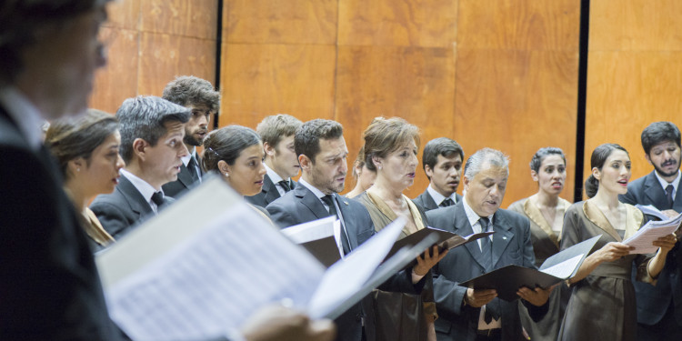 El Coro Universitario festeja aniversario con un concierto homenaje