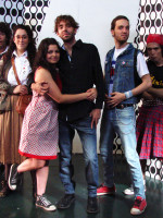 "Desangrados por una promesa que no cumpliste", teatro y rock en su última función de mayo