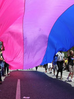 Ni una etapa ni una confusión: artistas visibilizan la bisexualidad 