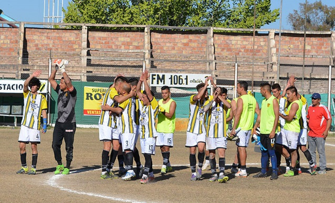 Andrada: "Los muchachos juegan como si cobraran 30 lucas y la verdad es que nos cuesta mucho"