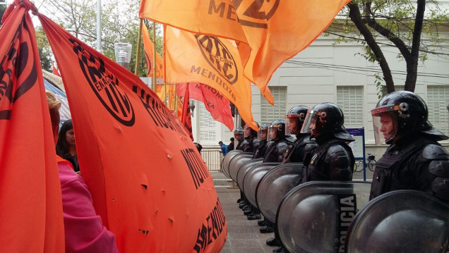 imagen Caravanazo gremial, en el límite
