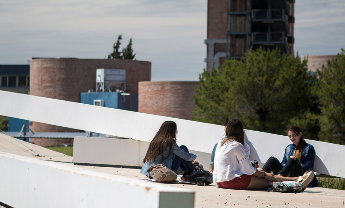 ¿Por qué los estudiantes apoyan a los docentes universitarios?