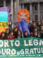 Organizaciones denuncian al gobierno por discriminación 