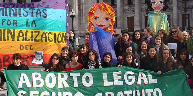 Organizaciones denuncian al gobierno por discriminación 