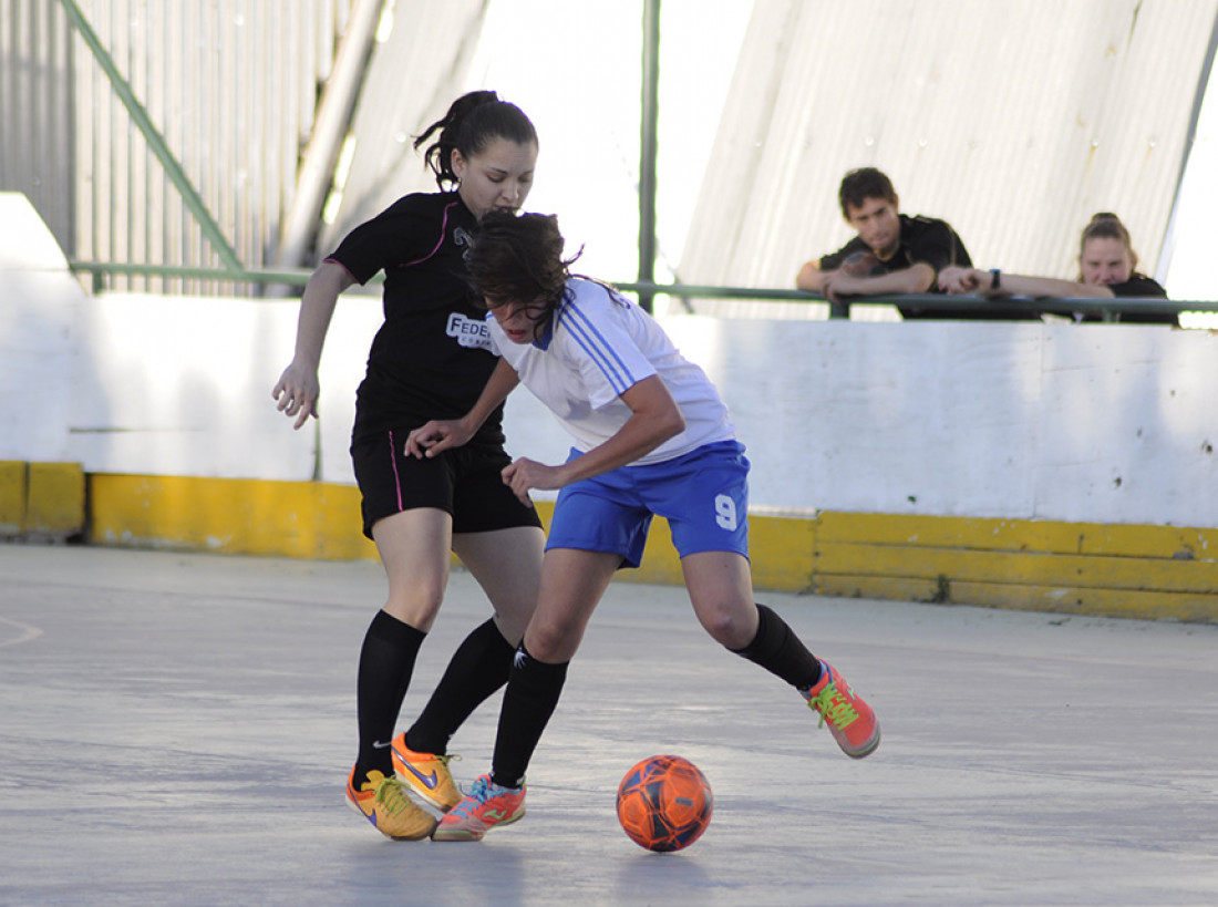 Futsal femenino: Maza gritó campeón