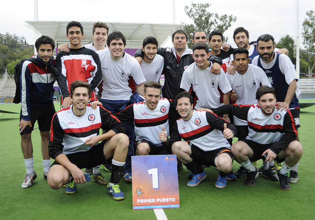 Futsal masculino: ¡Salud, campeón!