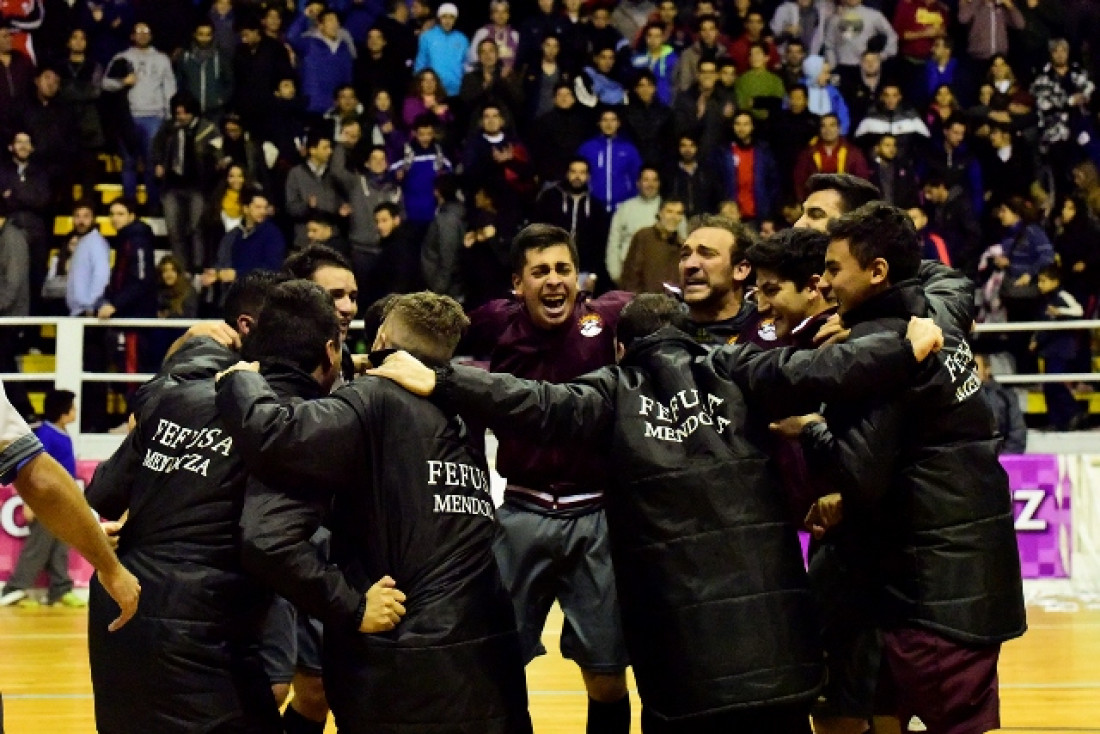  Mendoza a la semifinal 