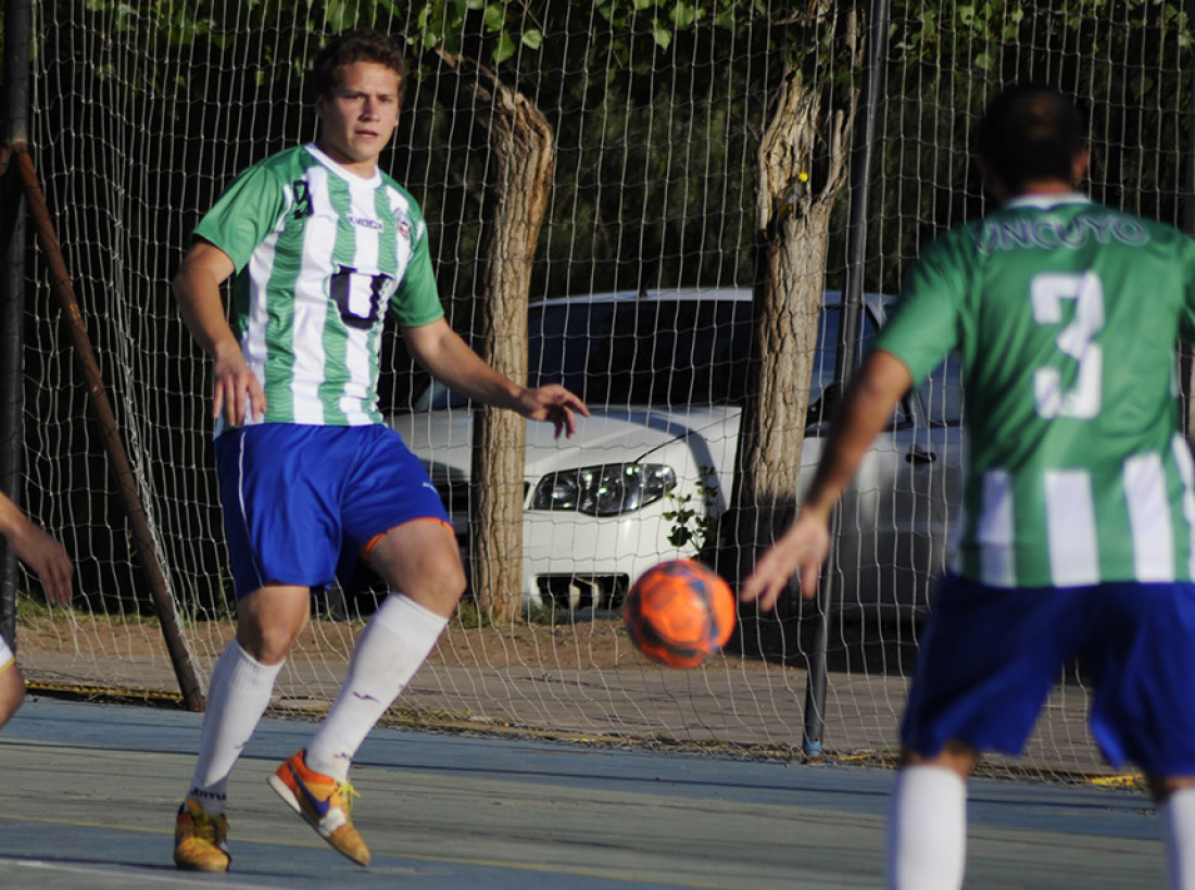 FUTSAL VARONES: Un día negro PARA LA uncUYO 