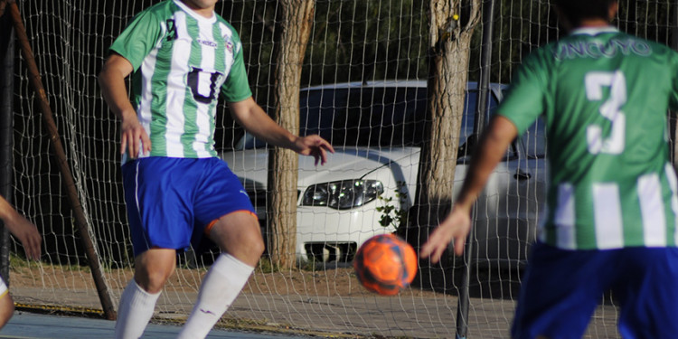 FUTSAL VARONES: Un día negro PARA LA uncUYO 