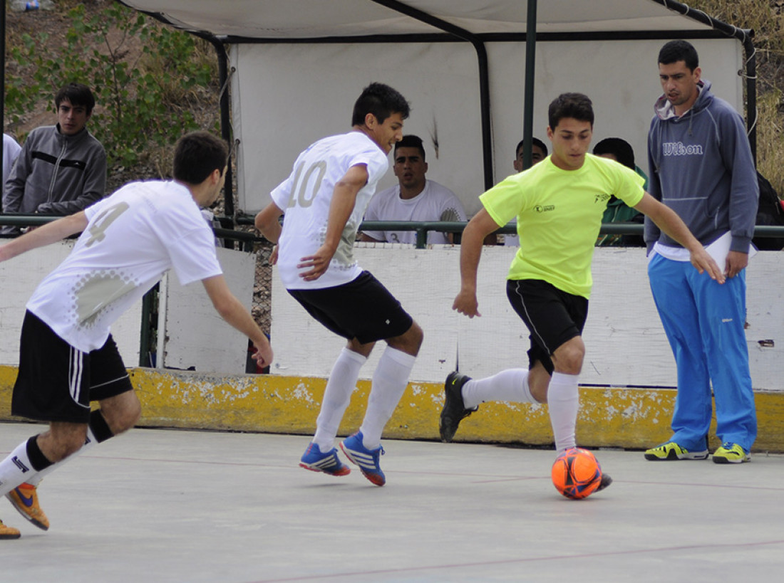 FUTSAL MASCULINO: AMPLIA VICTORIA DE IEF ANTE UNIVERSIDAD DE VILLA MERCEDES 