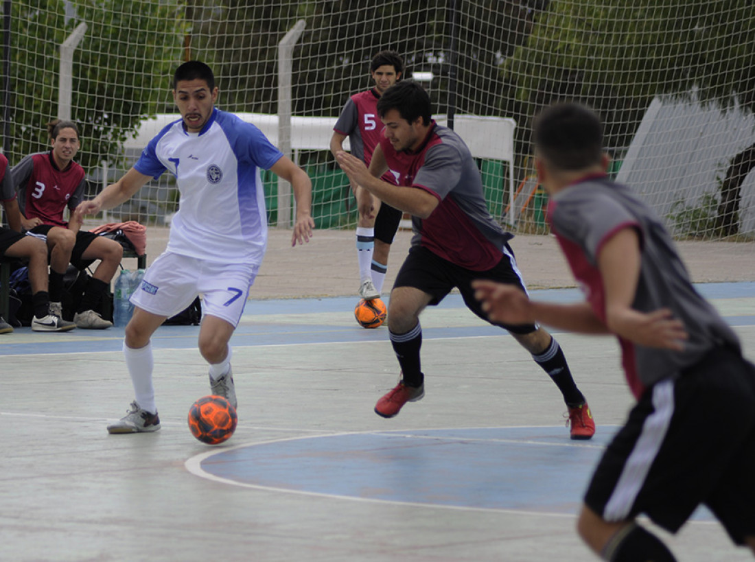 Futsal masculino: Hizo cumbre