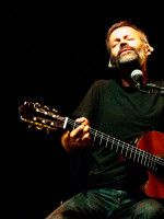 Gabo Ferro: "Es imposible vivir sin cantar"