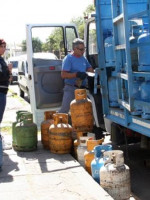 La UCR quiere que se declaren a las garrafas de gas como "servicio público"