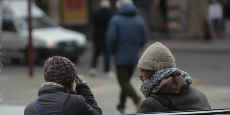 Con temperaturas bajo cero, el frío se sintió con intensidad en Mendoza