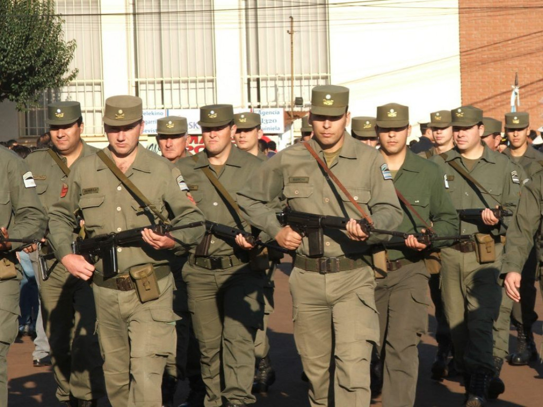 Gendarmes podrán usar sus armas personales en horas de servicio