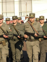 Gendarmes podrán usar sus armas personales en horas de servicio