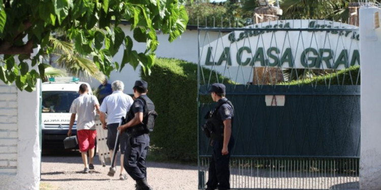 Se derrumbó parte de un geriátrico en Maipú y murió un enfermero