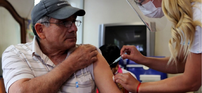 Un estudio argentino demostró que la protección de vacunas contra la COVID-19 disminuye a los seis meses