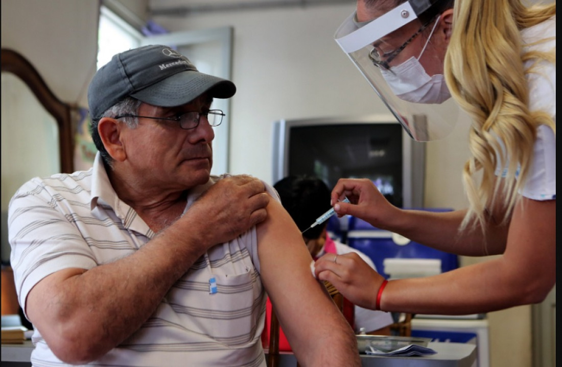 Vacunación en Mendoza: ya se inscribieron más de 50.500 personas mayores de 70 años