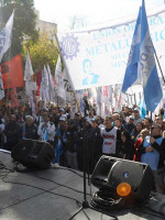 A la par de Cornejo, gremios y organizaciones sociales hicieron su discurso
