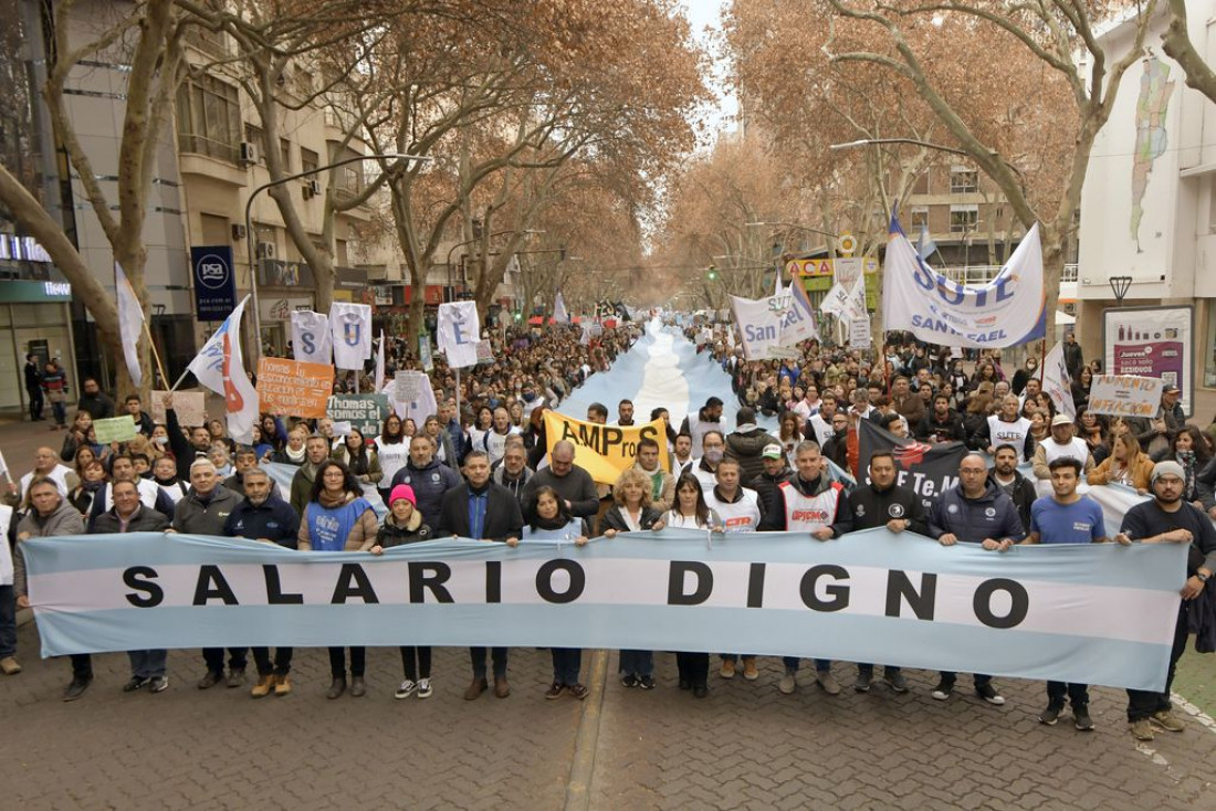 Segundo día de protesta en Mendoza con alto acatamiento en escuelas y hospitales