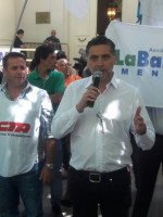 Los bancos atenderán solo de 12 a 13