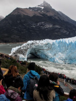 Cayó el "puente de hielo" del Perito Moreno en la madrugada