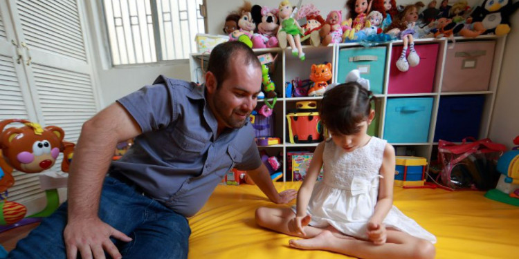 El caso de una niña reabre el debate sobre la marihuana medicinal 