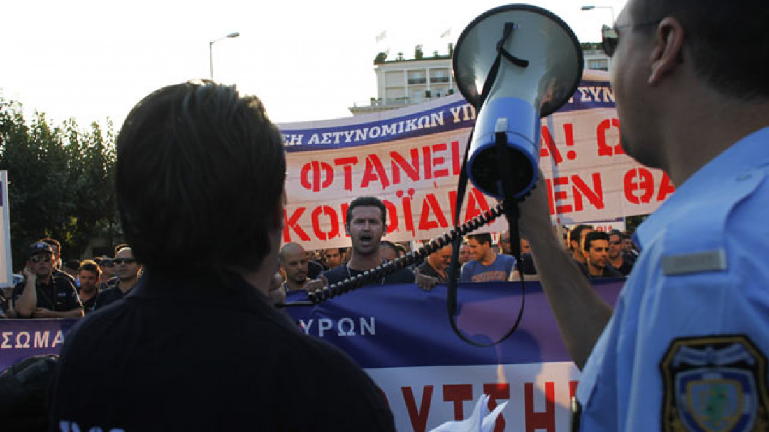 Grecia negocia tramo de ayuda en medio de protestas