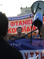 Grecia negocia tramo de ayuda en medio de protestas