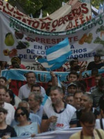 Marchas en Mendoza contra las reformas de Macri y Cornejo 