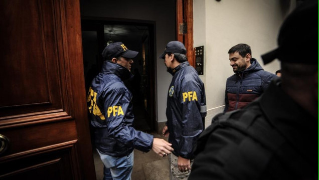 imagen Comenzó el allanamiento en los inmuebles de Cristina