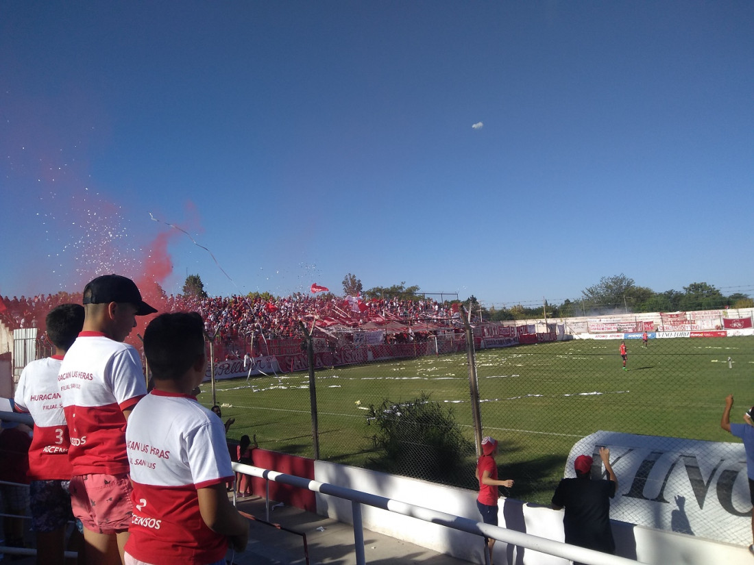 Ganó Huracán y a Maipú se le complica