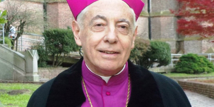 Monseñor Aguer: "El subsidio está bien porque las limosnas son miserables"