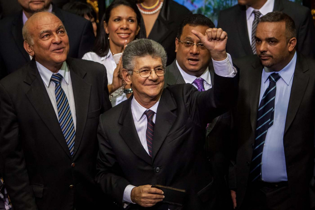 La oposición asumió el control del parlamento venezolano