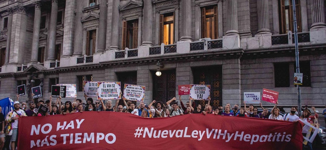 Por qué se le exige al Congreso que apruebe la nueva ley de VIH y hepatitis