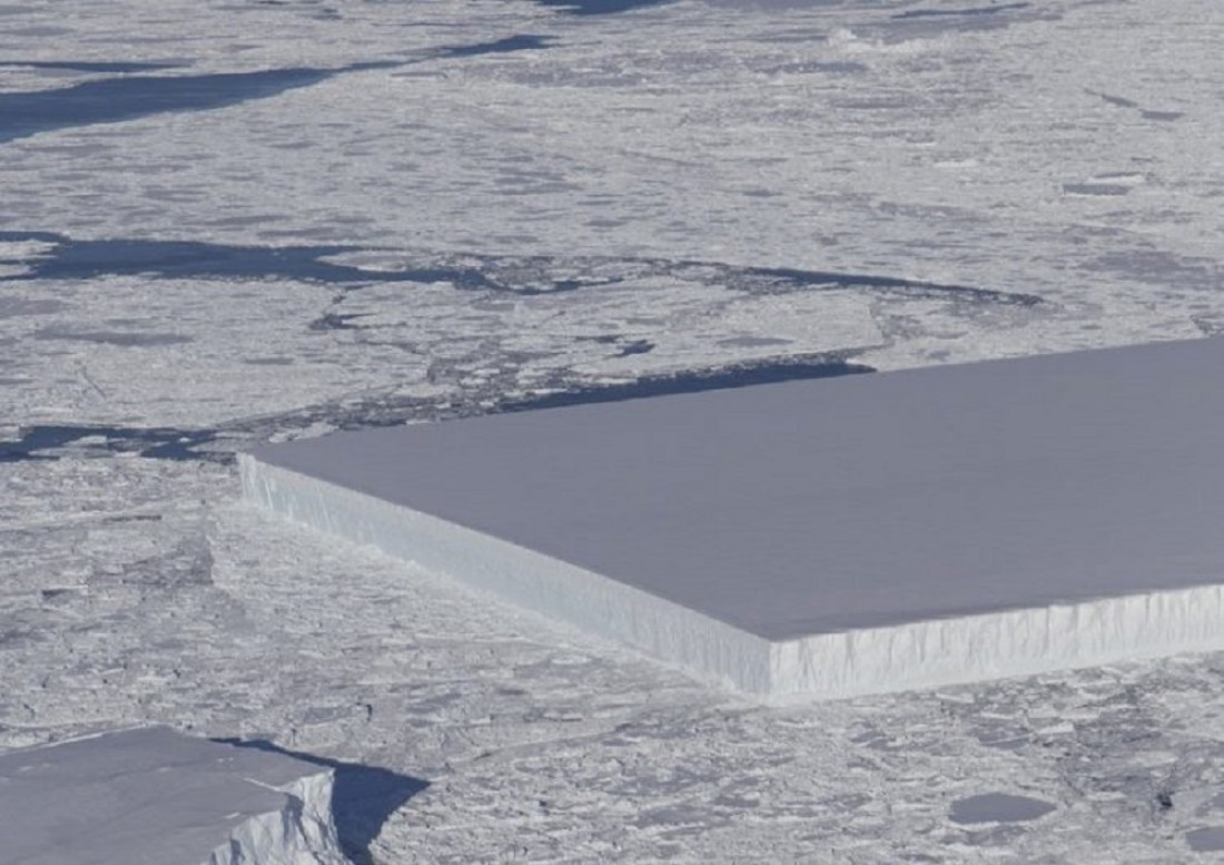 Detectaron un iceberg perfectamente rectangular en la Antártida