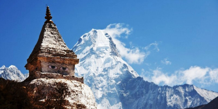  La comunidad internacional lamenta profundamente la perdida de 13 personas por una avalancha en el Everest