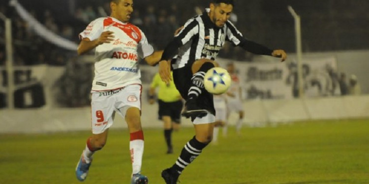 Huracán: Empate y polémica en el Este