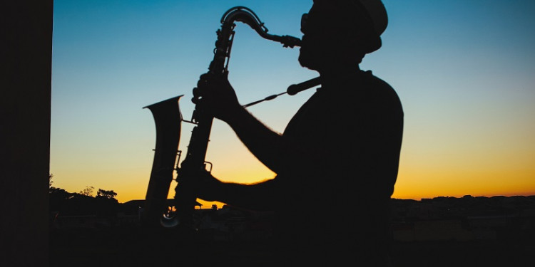 Homenaje al "Gato" Barbieri de la mano del reconocido saxofonista Oscar Feldman