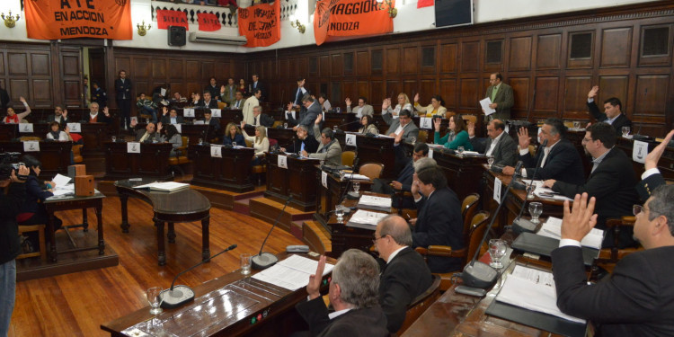Diputados homologó el acuerdo paritario de los estatales