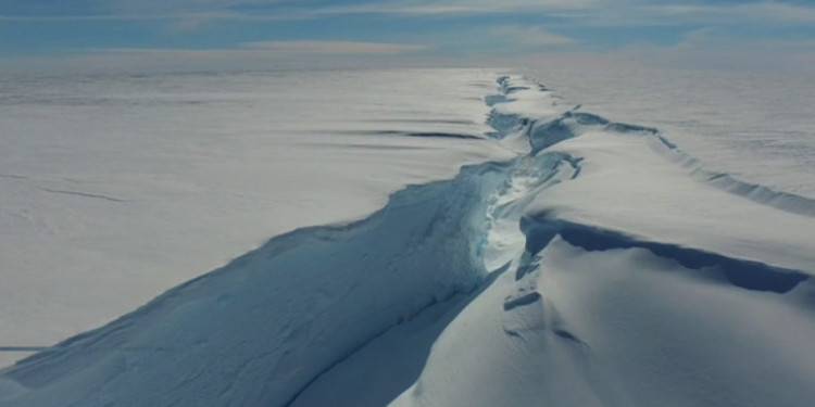 Un gigantesco iceberg 7 veces más grande que CABA se desprendió de la Antártida