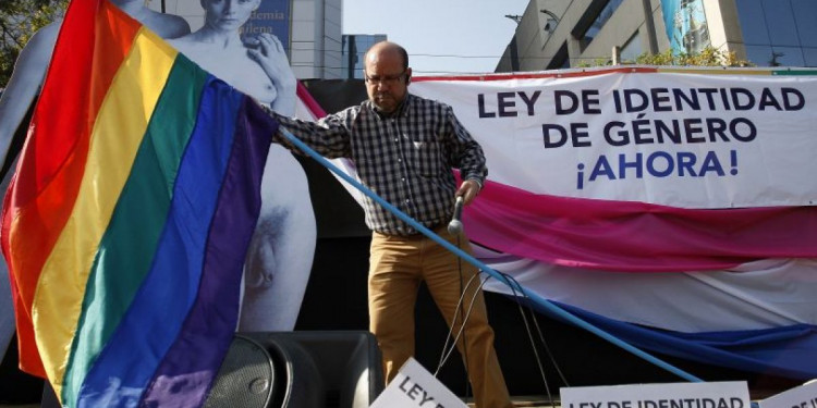 La visita del Papa reavivó la polémica por la Ley de Identidad de Género en Chile