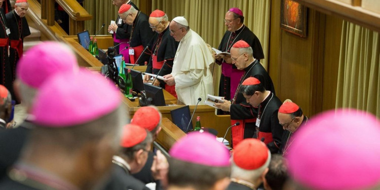 La Iglesia da marcha atrás respecto del sínodo del año pasado