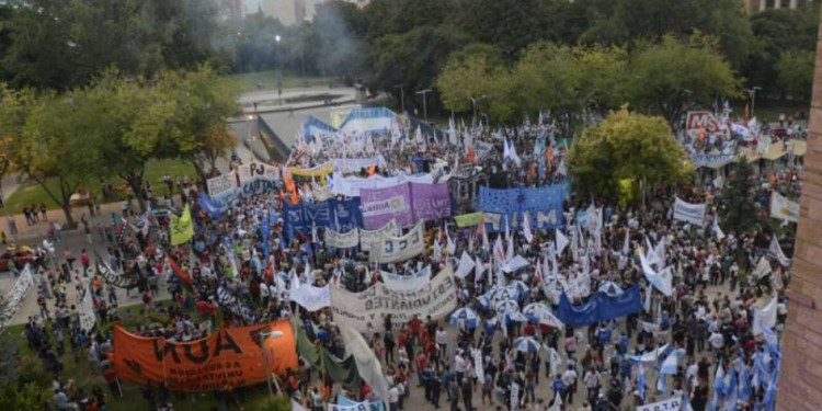 Gremios se movilizan contra la reforma previsional