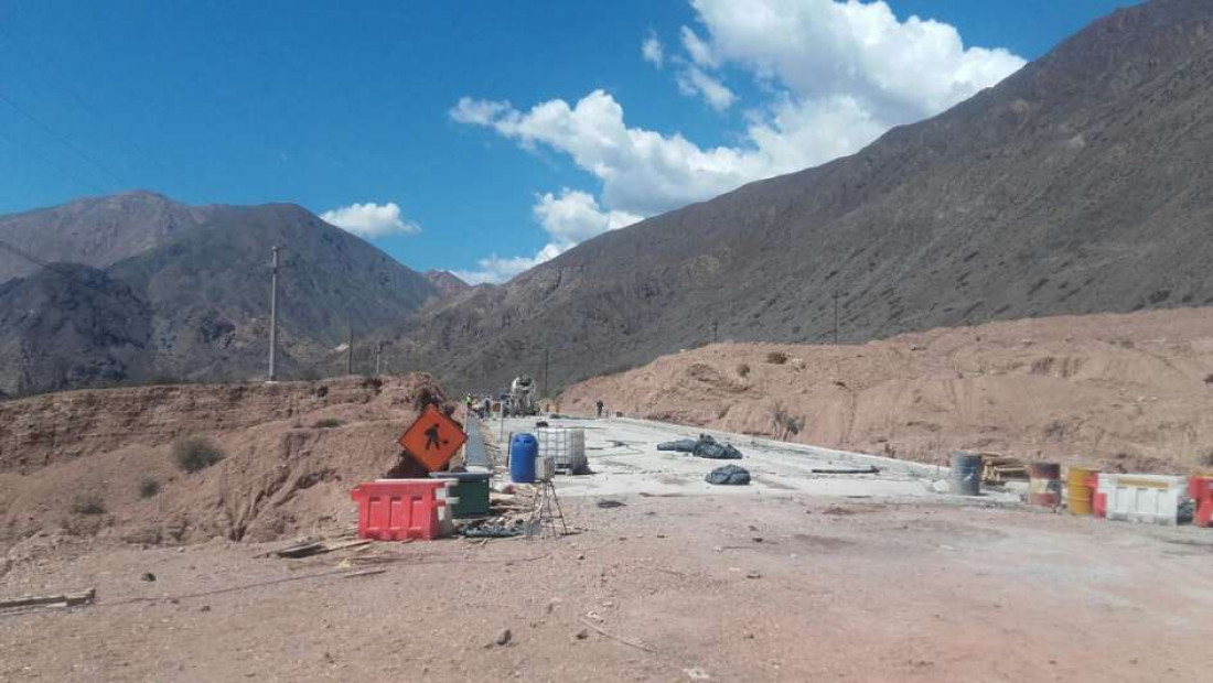 Reabrirá el puente de la ruta a Chile que fue arrasado por un alud